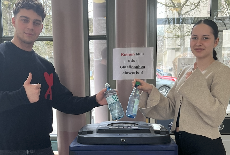 Flasche rein, Spender sein – Arbeitskreis „Bildung für nachhaltige Entwicklung“ führt Pfandsammeltonne ein